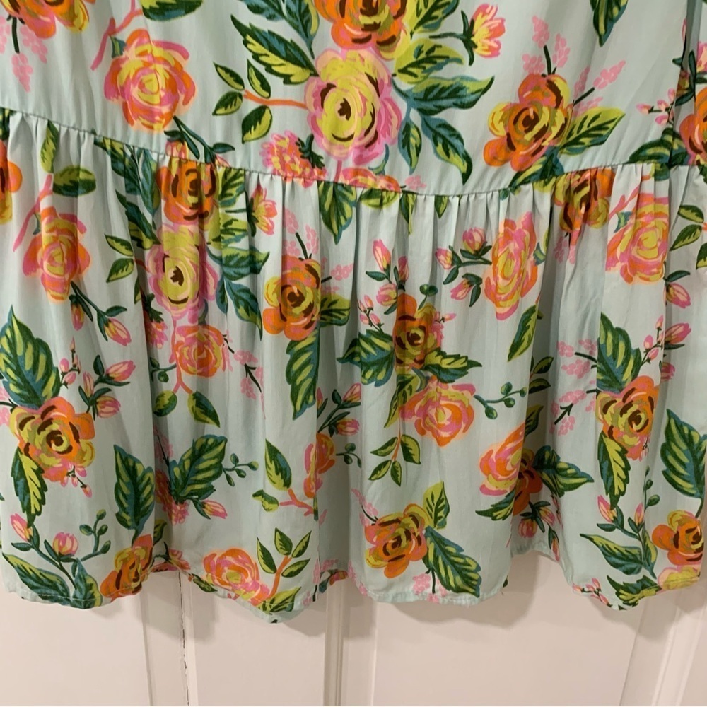 Haley and the Hound Floral Print Button Back Ruffle Bottom Blouse Size Medium‎ - Picture 3 of 10
